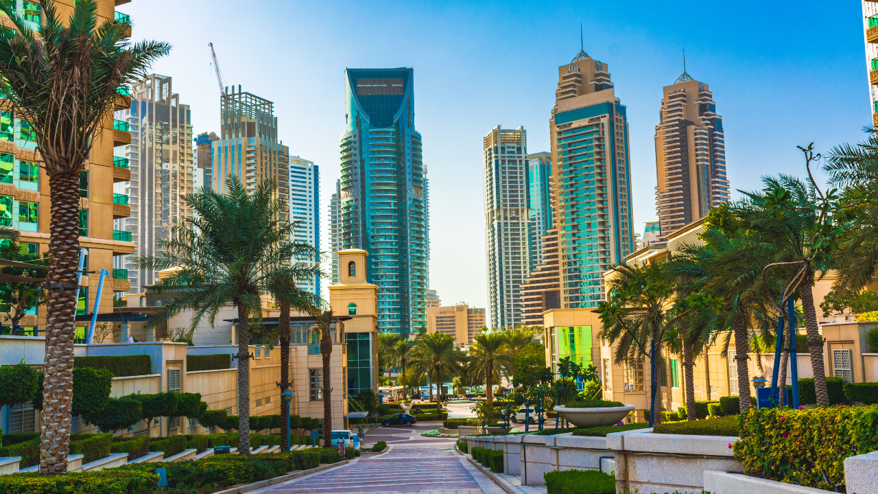 Brasileiros em Dubai: Sonhos, Desafios e a Vida no Emirado dos Arranha-Céus